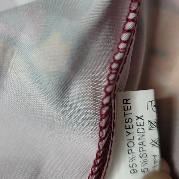 Shein Curve red long sleeve floral red top sz 1xl - Picture 11 of 11